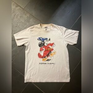 Men’s Size Medium Disney Uniqlo T-Shirt Slightly Disc on Neck